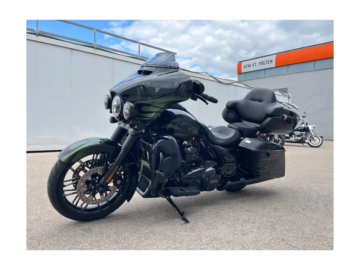 2022 Harley-Davidson CVO Street Glide FLHXSE