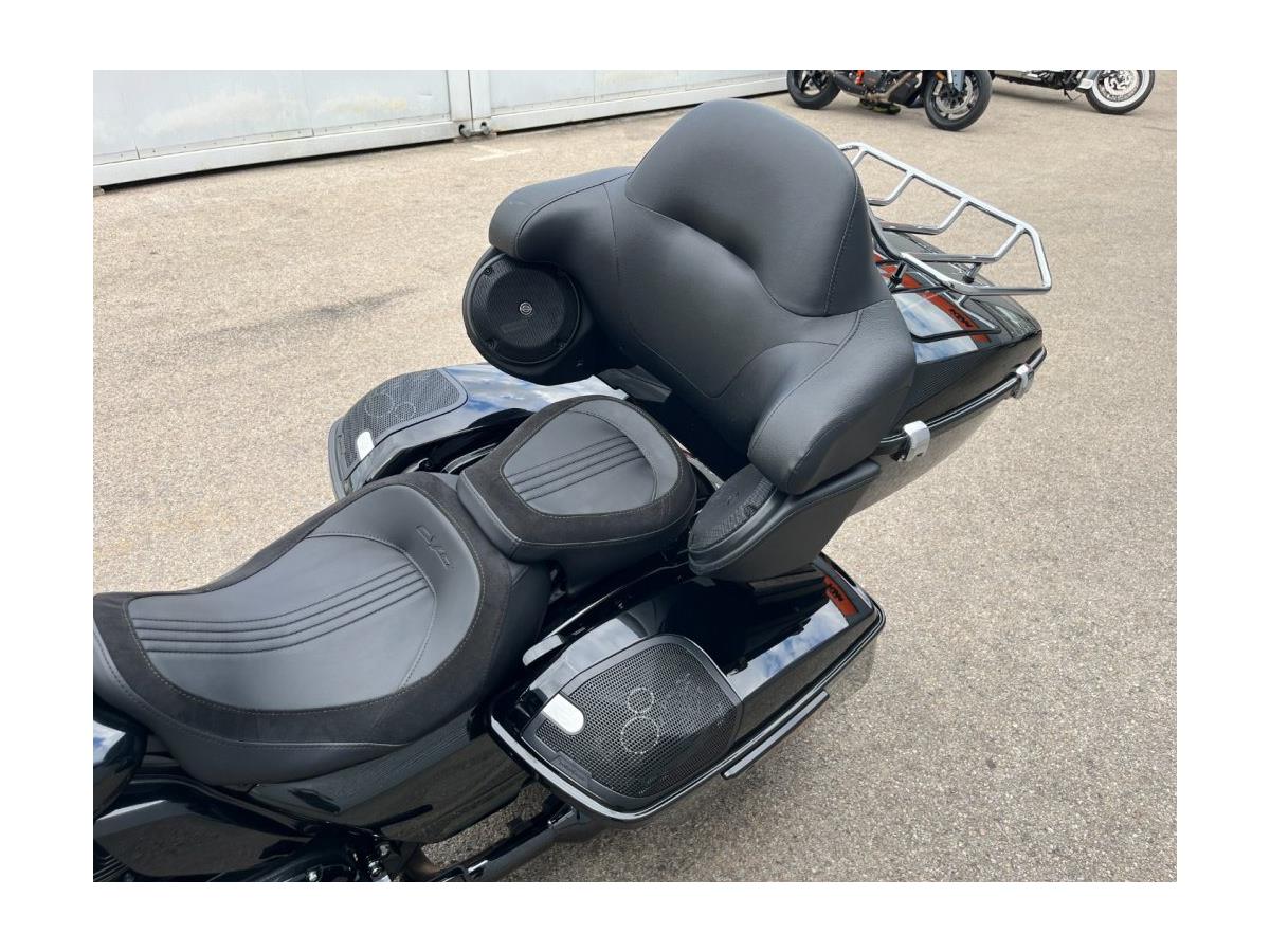 2022 Harley-Davidson CVO Street Glide FLHXSE