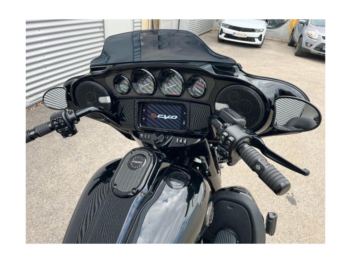 2022 Harley-Davidson CVO Street Glide FLHXSE