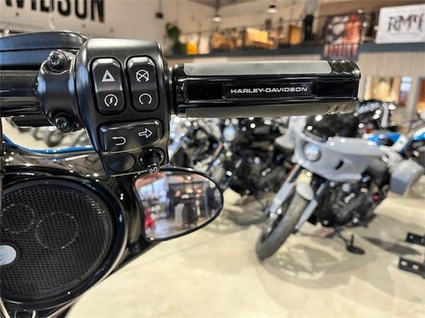 STREET GLIDE ST 