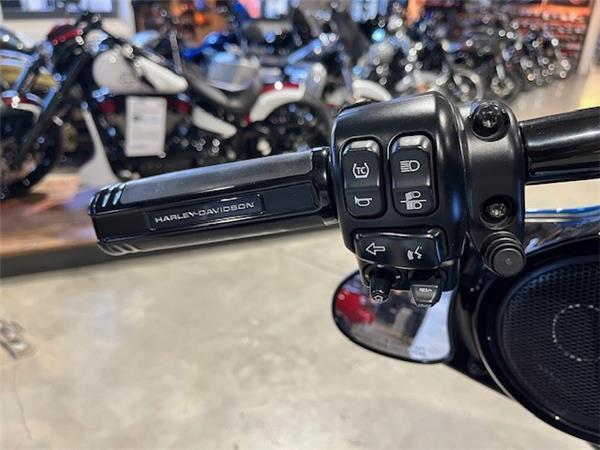 STREET GLIDE ST 