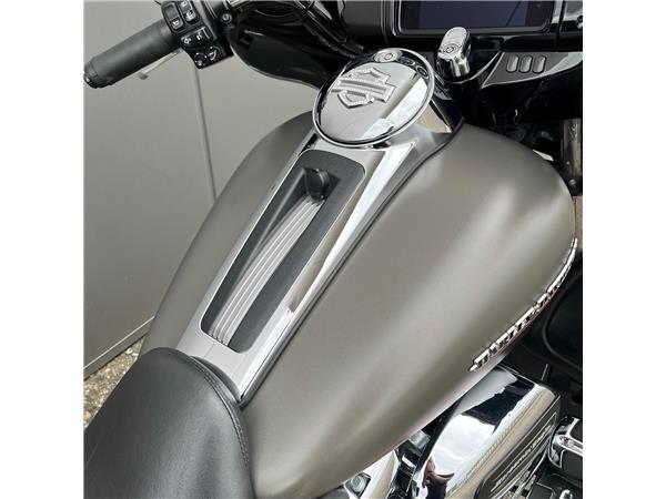 2019 Ultra Limited