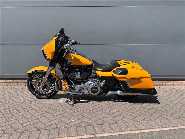 2022 HARLEY-DAVIDSON CVO FLHXSE STREET GLIDE