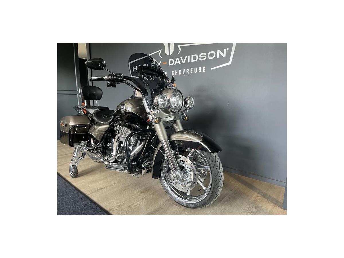 2014 HARLEY-DAVIDSON ROAD KING