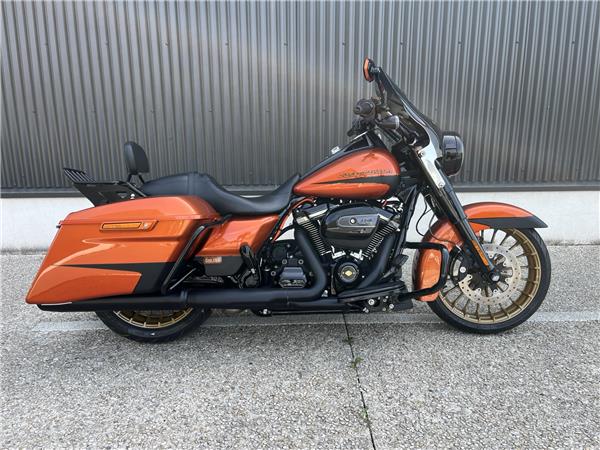 2018 HARLEY-DAVIDSON ROAD KING