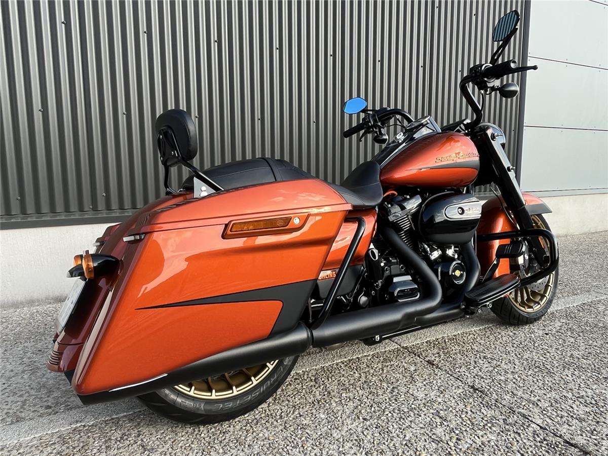 2018 HARLEY-DAVIDSON ROAD KING
