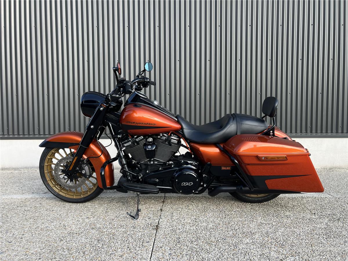 2018 HARLEY-DAVIDSON ROAD KING