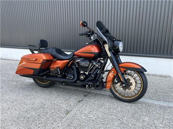 2018 HARLEY-DAVIDSON ROAD KING