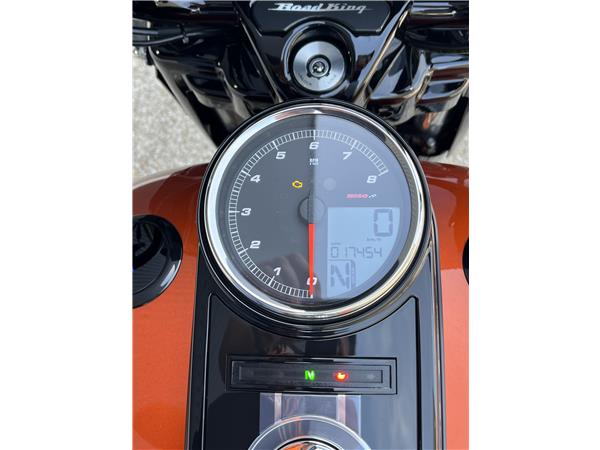 2018 HARLEY-DAVIDSON ROAD KING