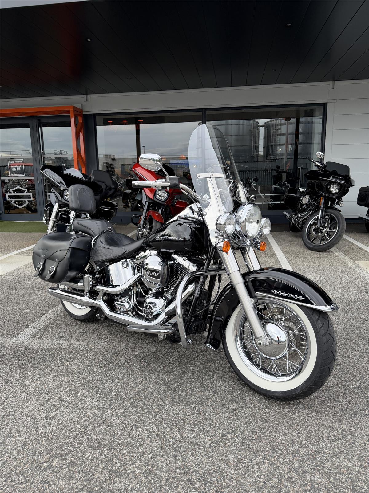 2017 HARLEY-DAVIDSON DELUXE
