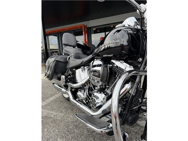 2017 HARLEY-DAVIDSON DELUXE