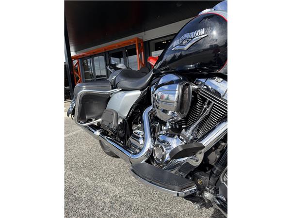 2016 HARLEY-DAVIDSON ROAD KING