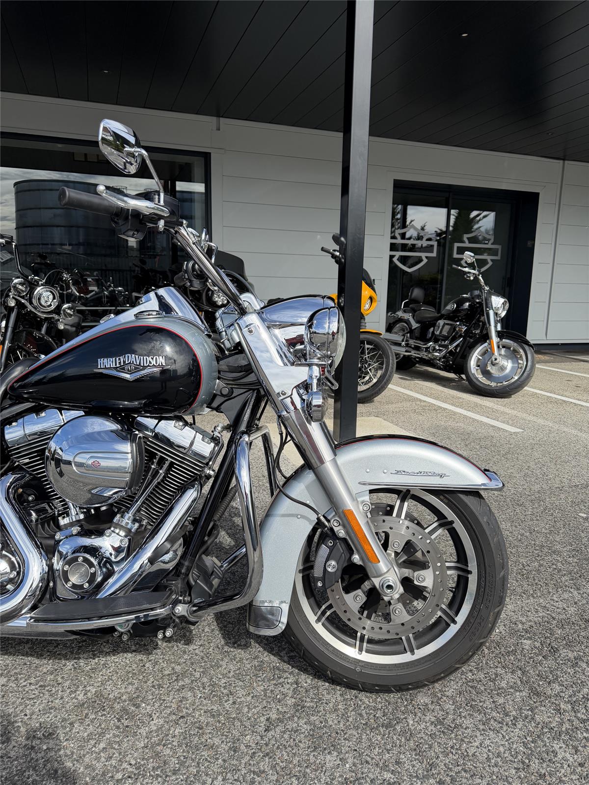 2016 HARLEY-DAVIDSON ROAD KING
