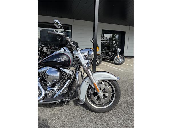2016 HARLEY-DAVIDSON ROAD KING