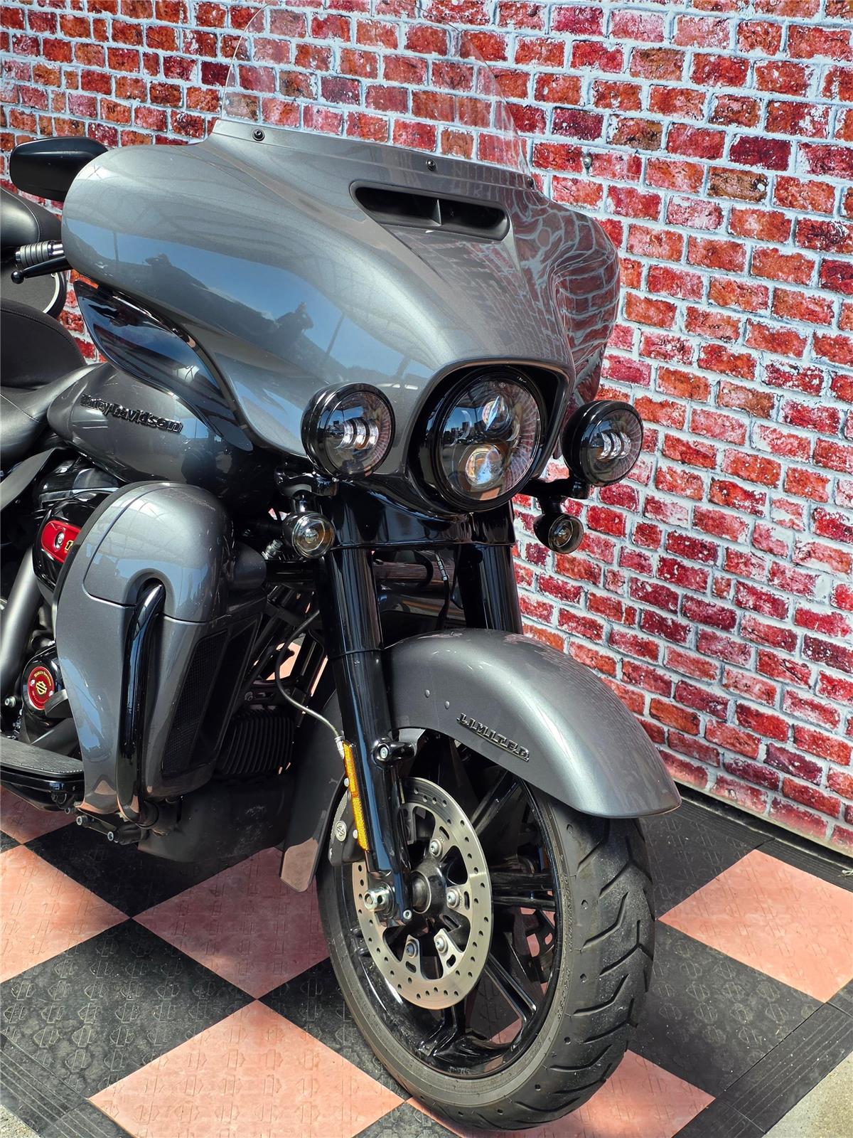 2021 harley-davidson FLHTK Electra Glide Ultra Limited Black Finish114