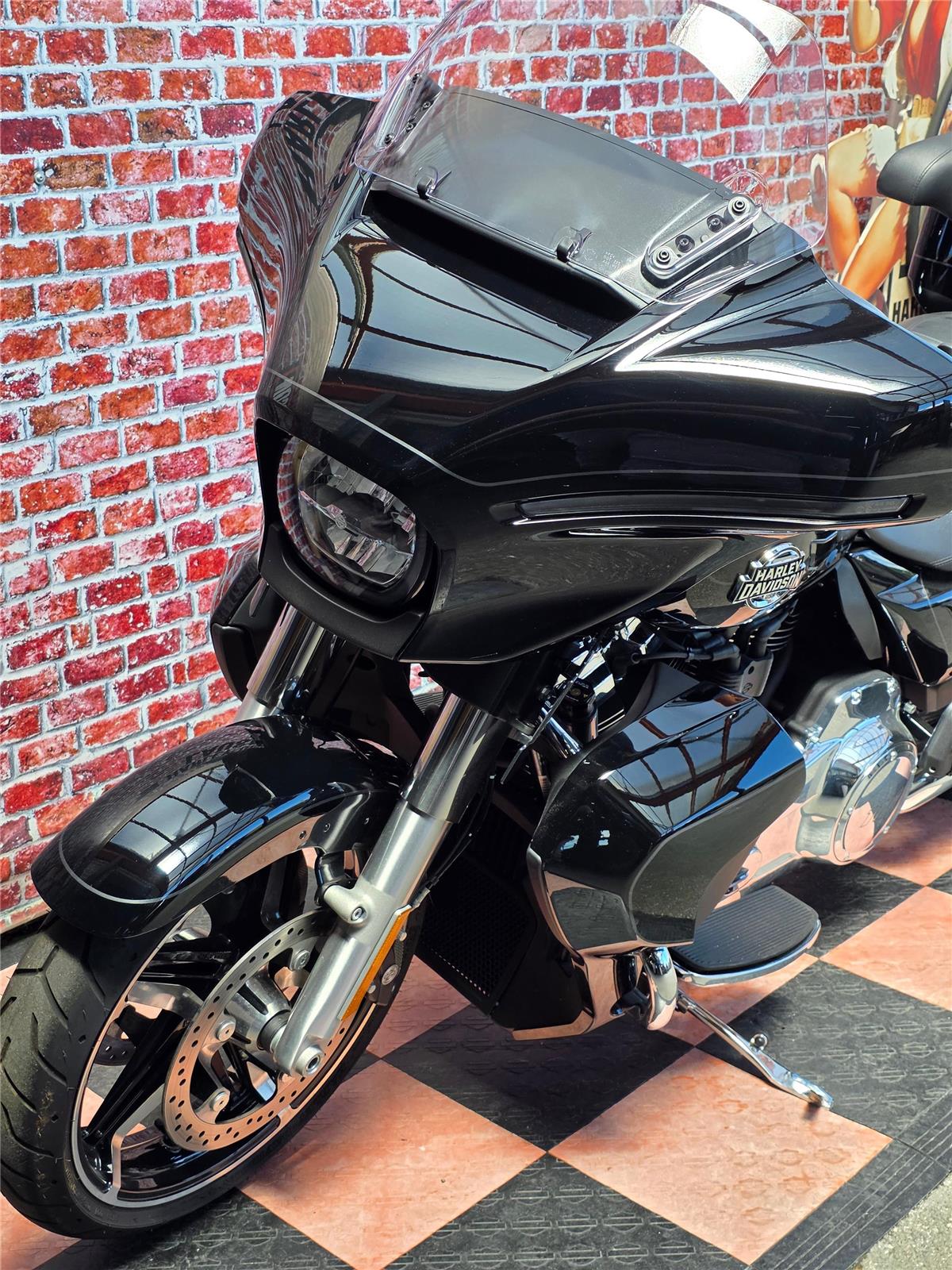 2025 harley-davidson FLHXU
