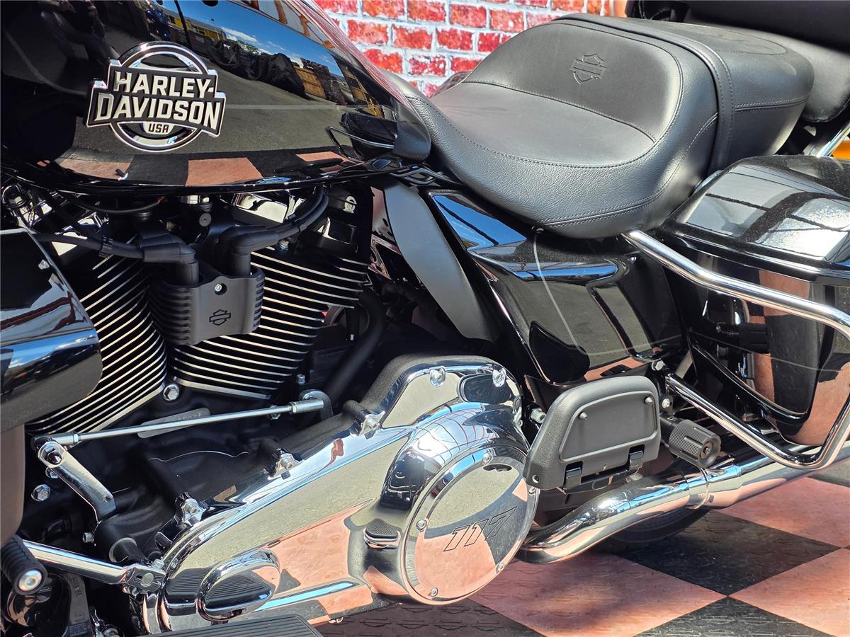 2025 harley-davidson FLHXU