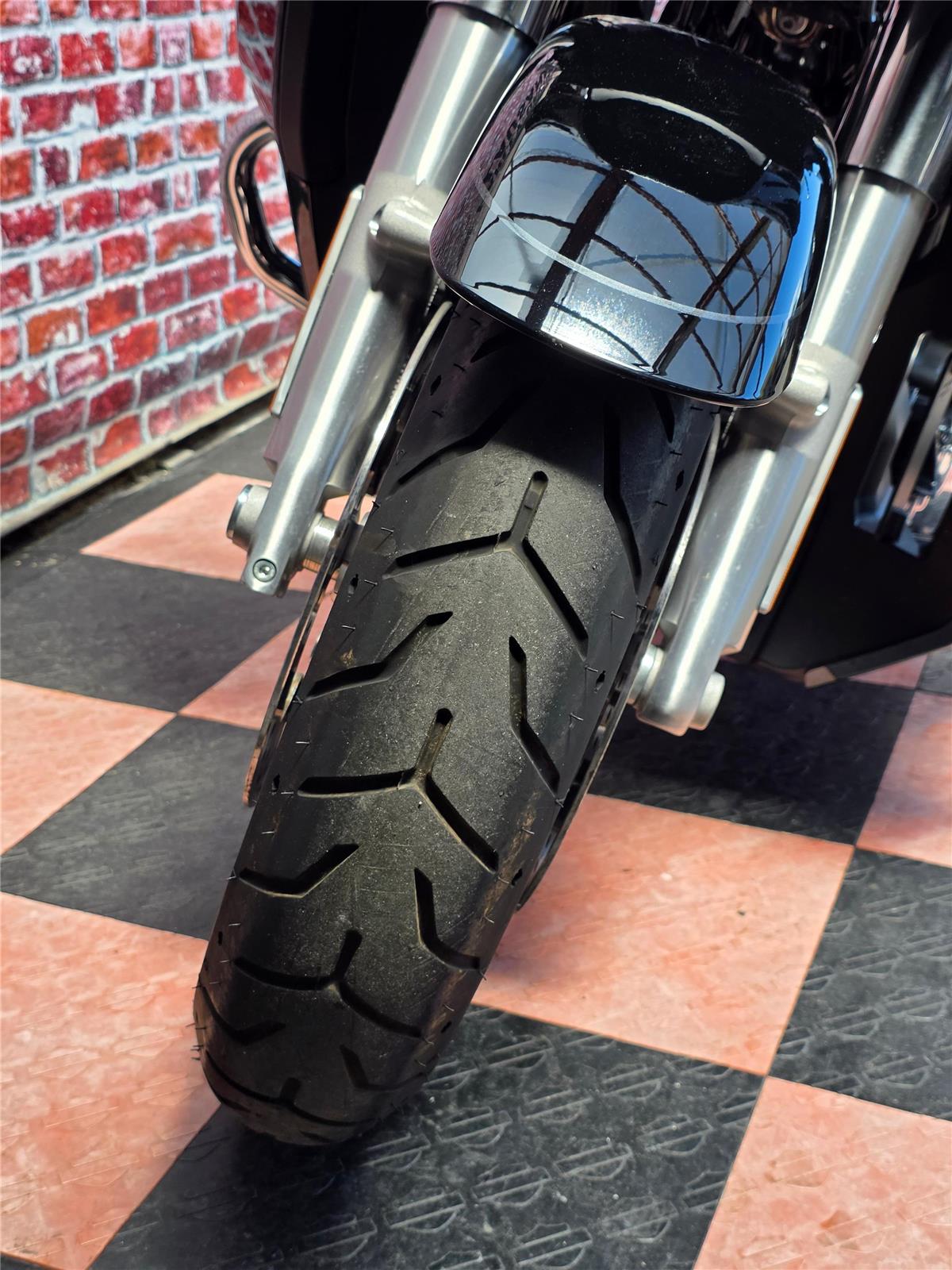 2025 harley-davidson FLHXU