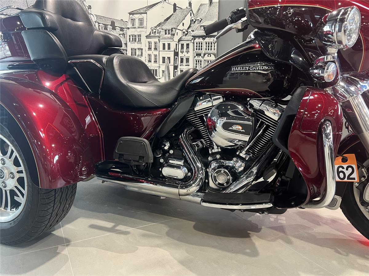 2015 HARLEY-DAVIDSON TRI GLIDE