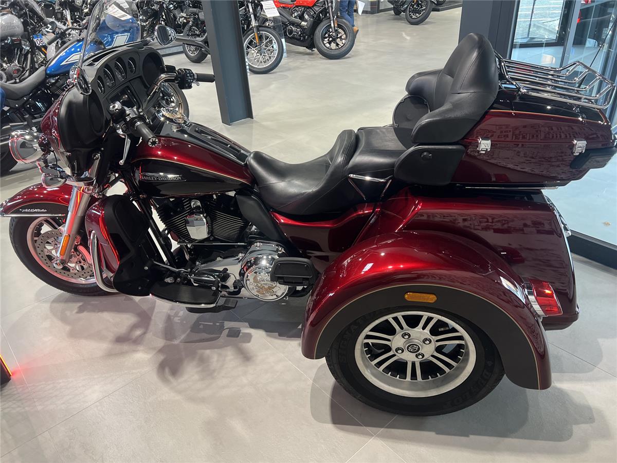 2015 HARLEY-DAVIDSON TRI GLIDE