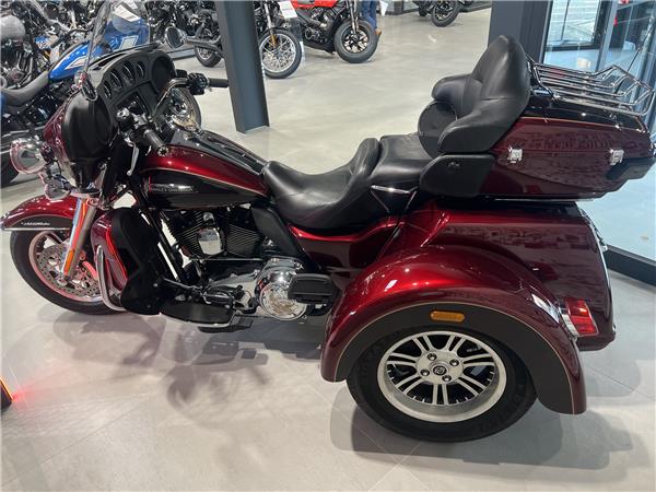 2015 HARLEY-DAVIDSON TRI GLIDE