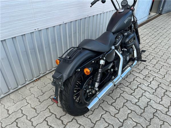 Iron 883 