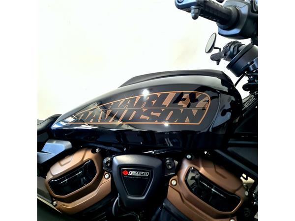 HARLEY-DAVIDSON SPORTSTER S 