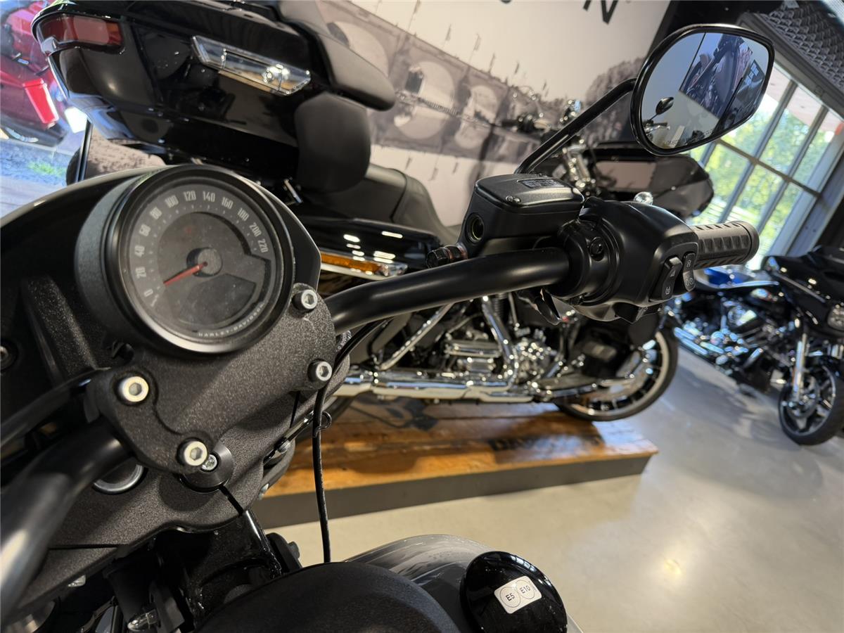 2025 HARLEY-DAVIDSON LOW RIDER