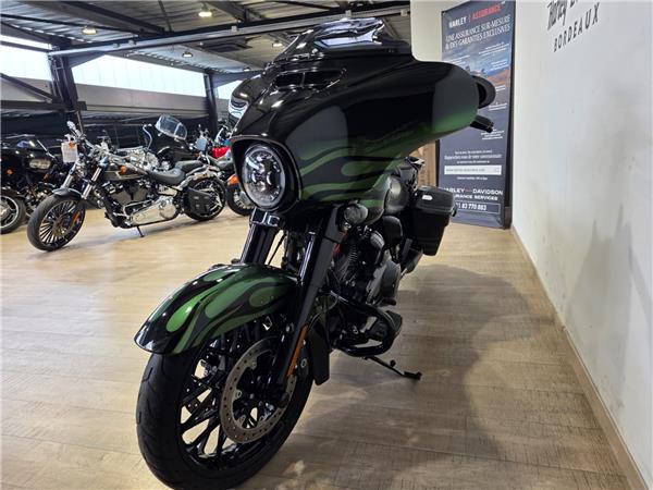 2022 HARLEY-DAVIDSON STREET GLIDE