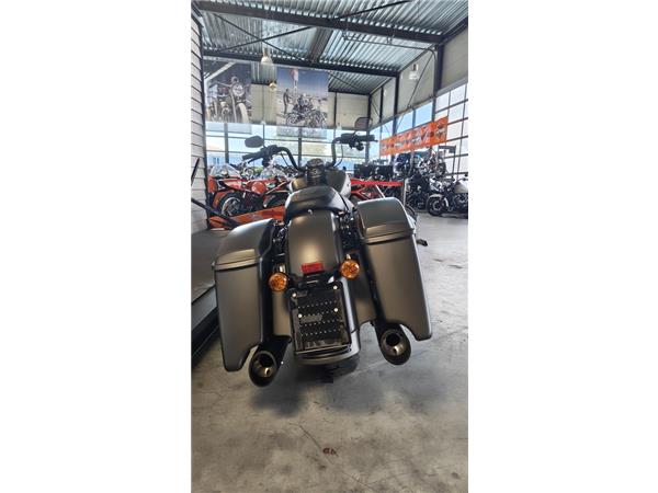 FLHRXS ROAD KING SPECIAL 