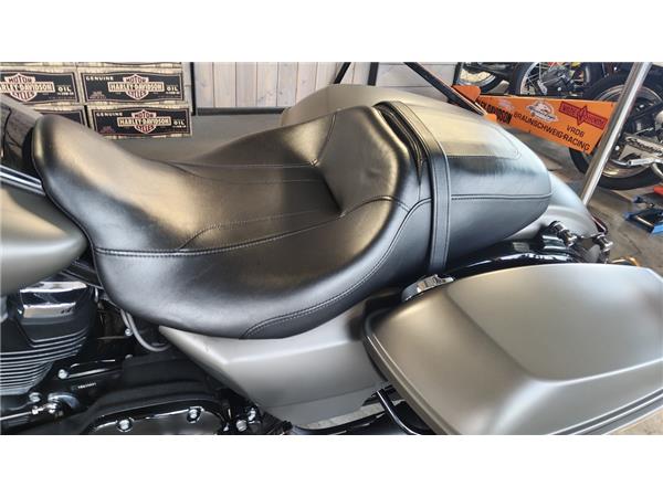 FLHRXS ROAD KING SPECIAL 