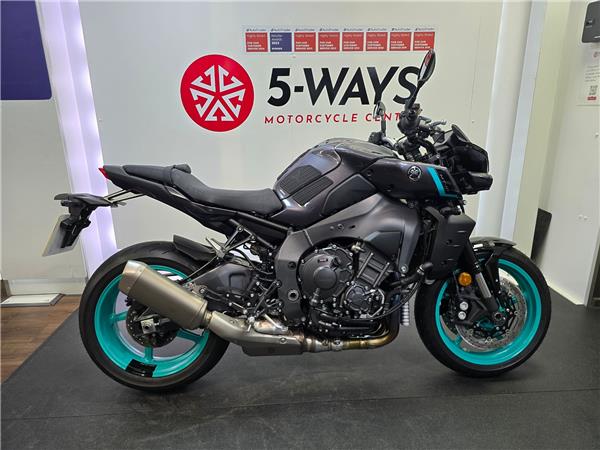 2025 YAMAHA MT-10