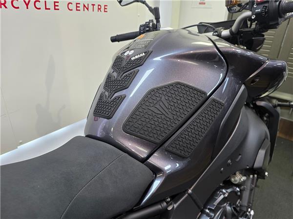2025 YAMAHA MT-10