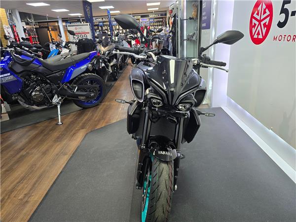 2025 YAMAHA MT-10