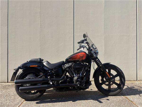 STREET BOB 114 