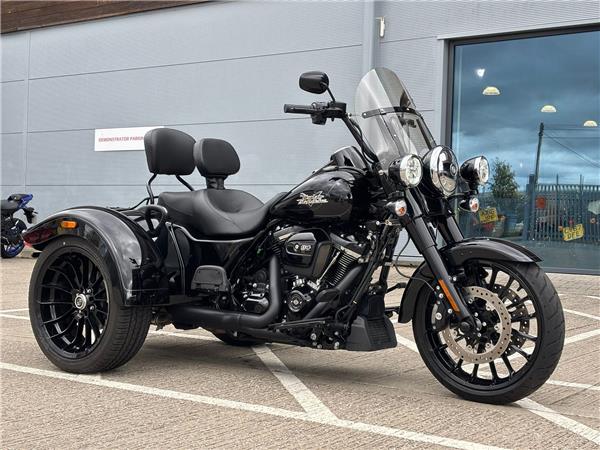 2024 HARLEY-DAVIDSON TRIKE FLRT FREEWHEELER