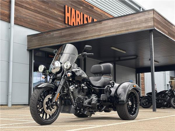 2024 HARLEY-DAVIDSON TRIKE FLRT FREEWHEELER
