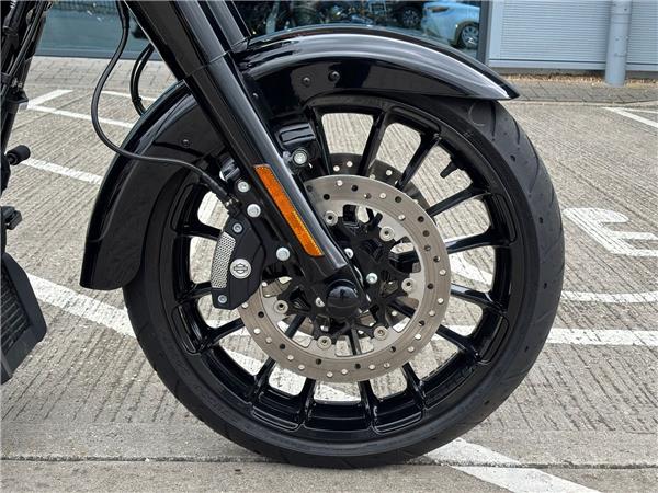 2024 HARLEY-DAVIDSON TRIKE FLRT FREEWHEELER