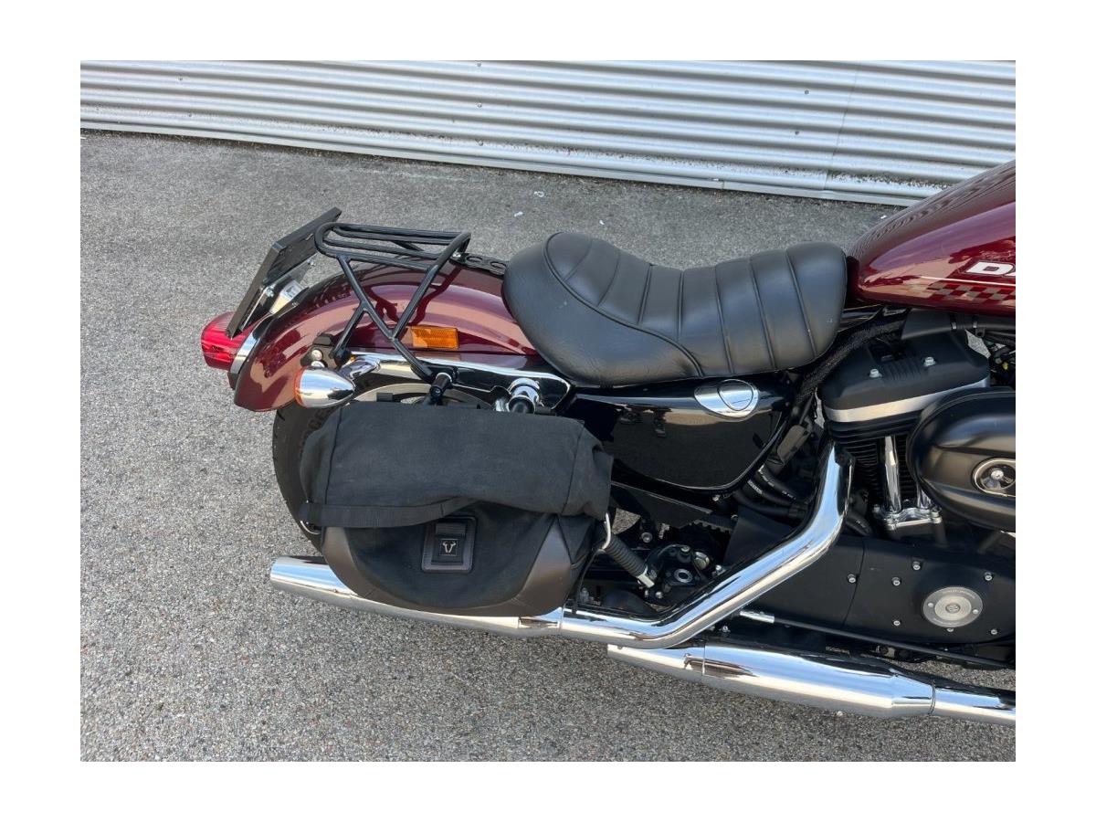 2015 Harley-Davidson Sportster XL 883 R Roadster
