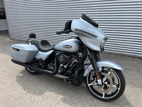 2025 Harley-Davidson Street Glide FLHX