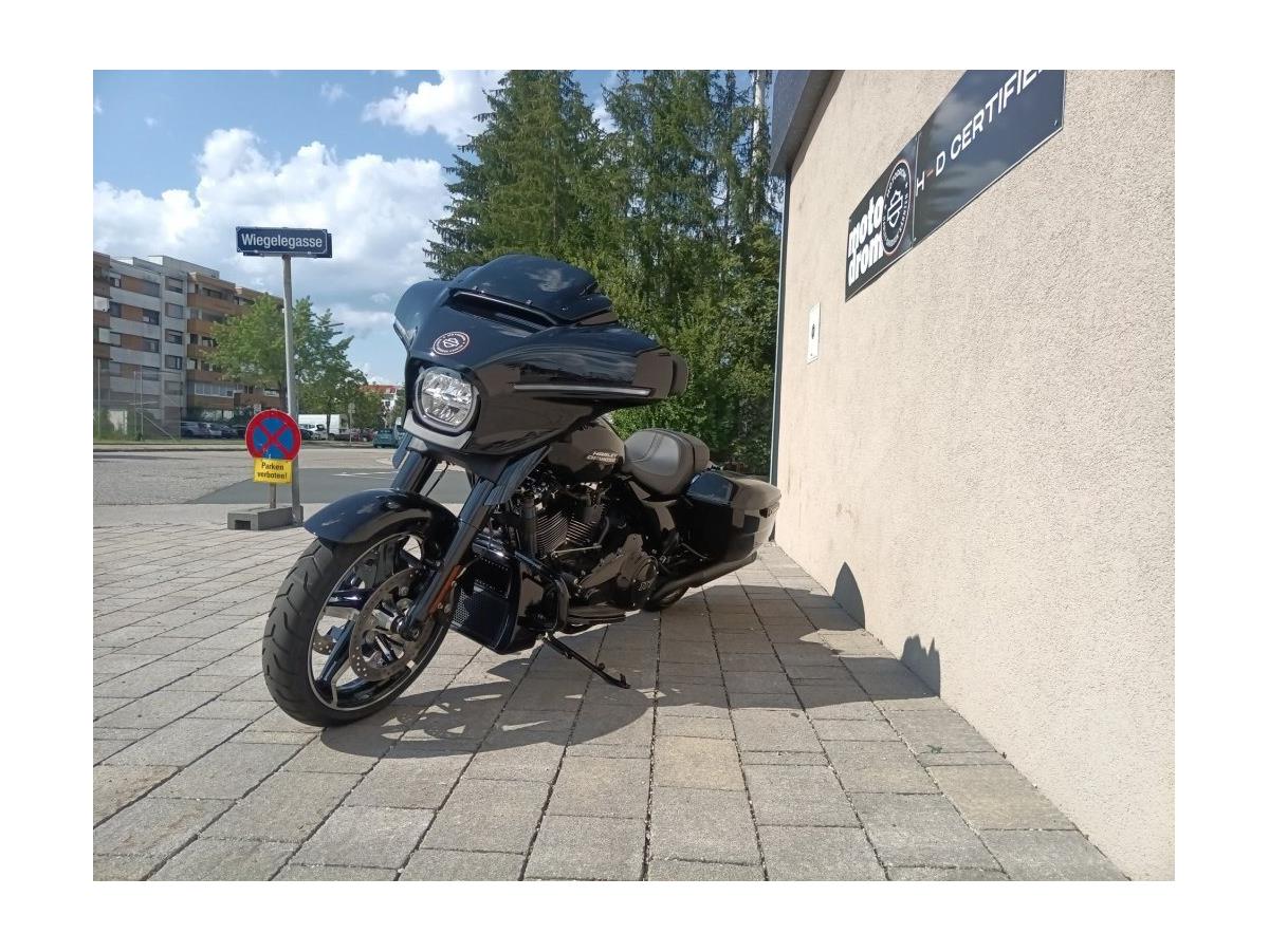 2026 Harley-Davidson Street Glide FLHX