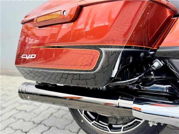 2025 Harley-Davidson CVO Street Glide FLHXSE