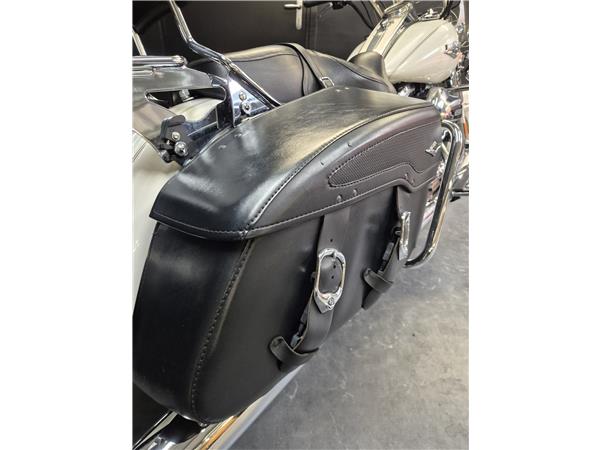 2014 HARLEY-DAVIDSON ROAD KING