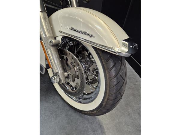2014 HARLEY-DAVIDSON ROAD KING