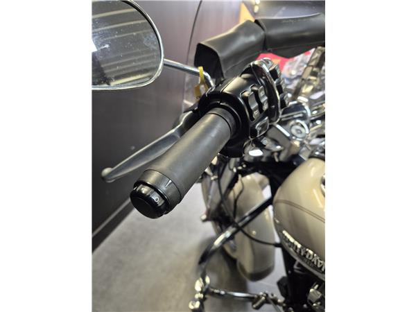 2014 HARLEY-DAVIDSON ROAD KING