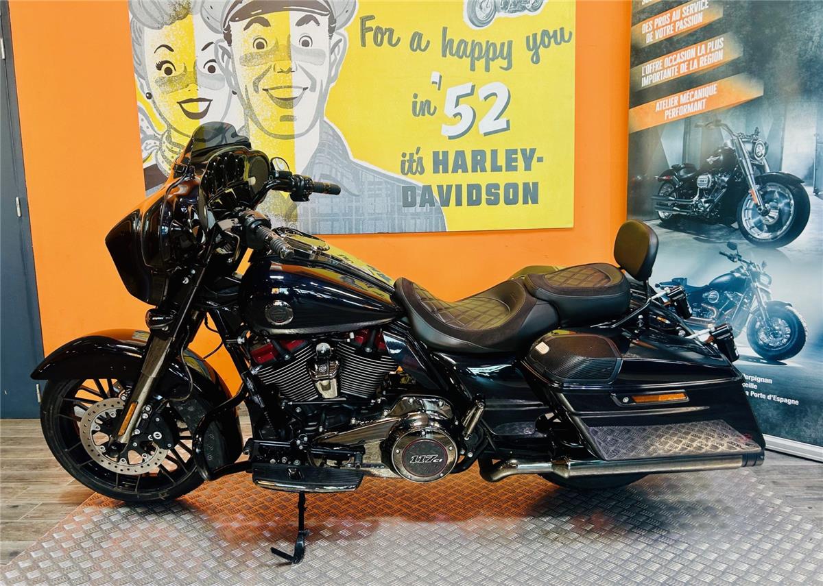 2022 HARLEY-DAVIDSON STREET GLIDE