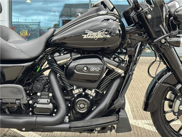 2024 HARLEY-DAVIDSON TRIKE FLRT FREEWHEELER