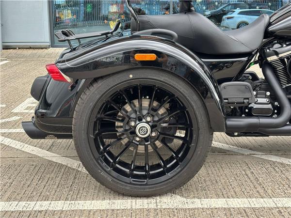 2024 HARLEY-DAVIDSON TRIKE FLRT FREEWHEELER