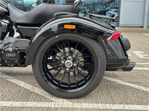 2024 HARLEY-DAVIDSON TRIKE FLRT FREEWHEELER
