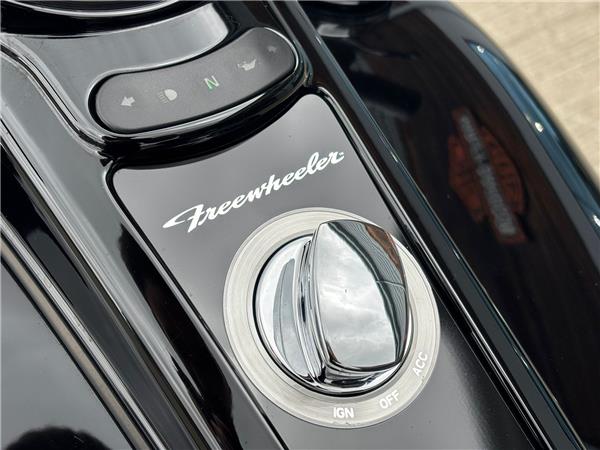 2024 HARLEY-DAVIDSON TRIKE FLRT FREEWHEELER